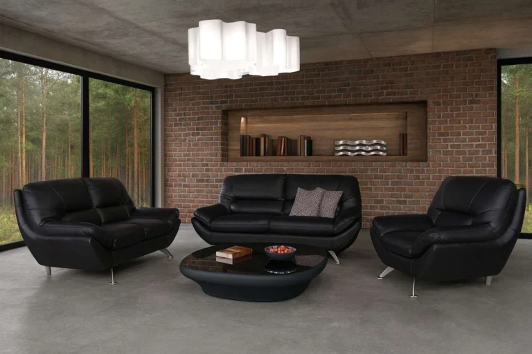 biuro z czarnymi skórzanymi fotelami gabinetowymi